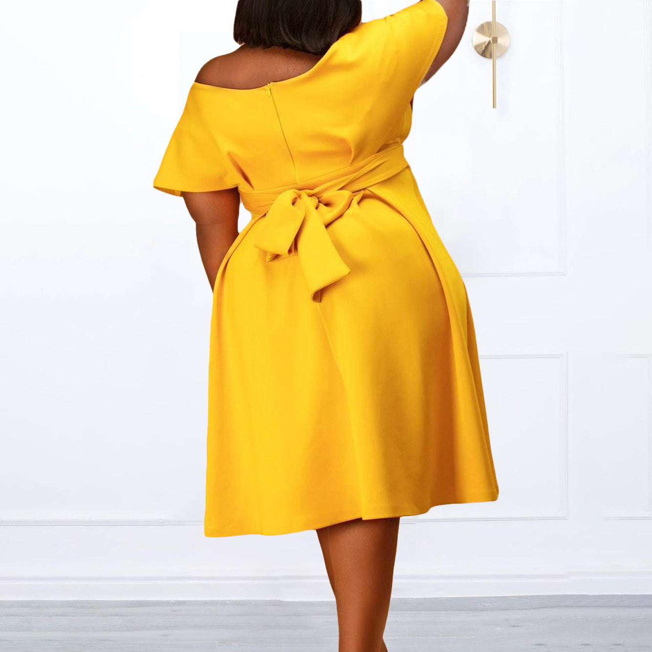 Robes de soirée décolletées pour femmes avec jupe fluide et drapé élégant Chic und Stil