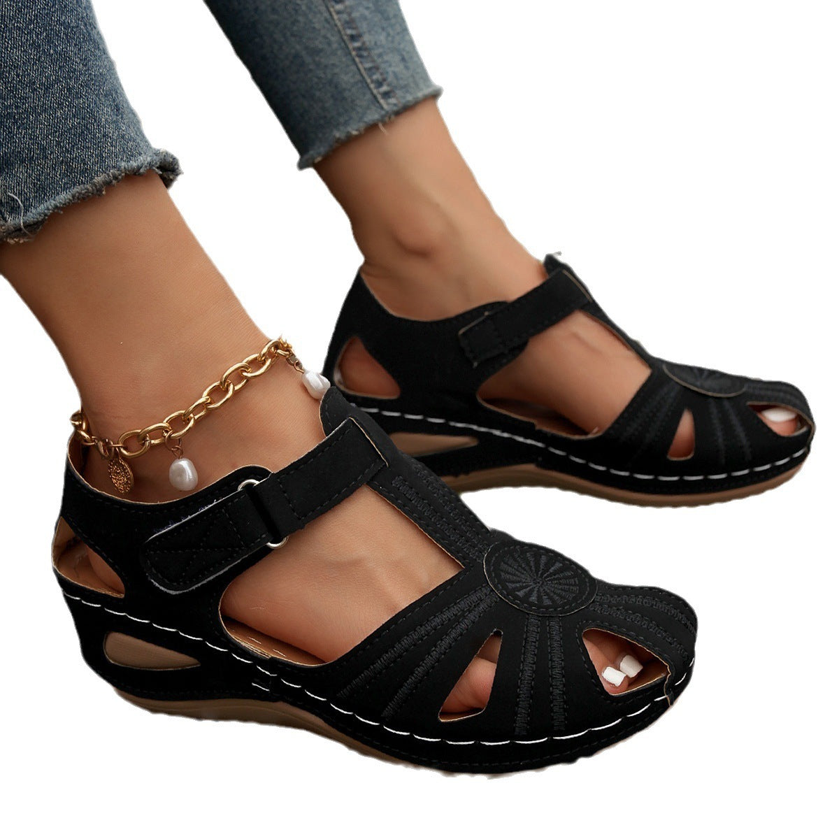 Sandales confort pour femmes avec des sangles réglables et une semelle ergonomique Chic und Stil