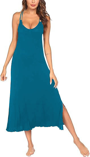 Robe maxi aérienne pour femmes avec des bretelles spaghetti fines et des fentes latérales Chic und Stil