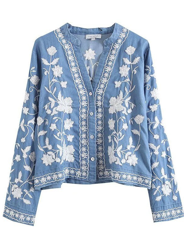 Blouse brodée pour femmes avec de fins détails en volants Chic und Stil
