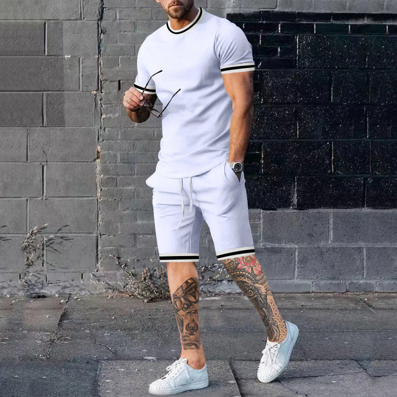 Hommes Ensemble sportif à manches courtes avec des bandes contrastées Chic und Stil