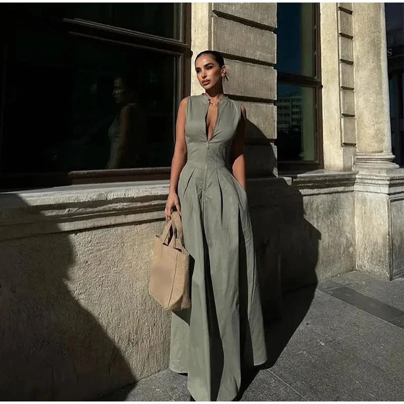 Femmes Robe de loisirs élégante avec un design col montant et fermeture éclair cachée Chic und Stil