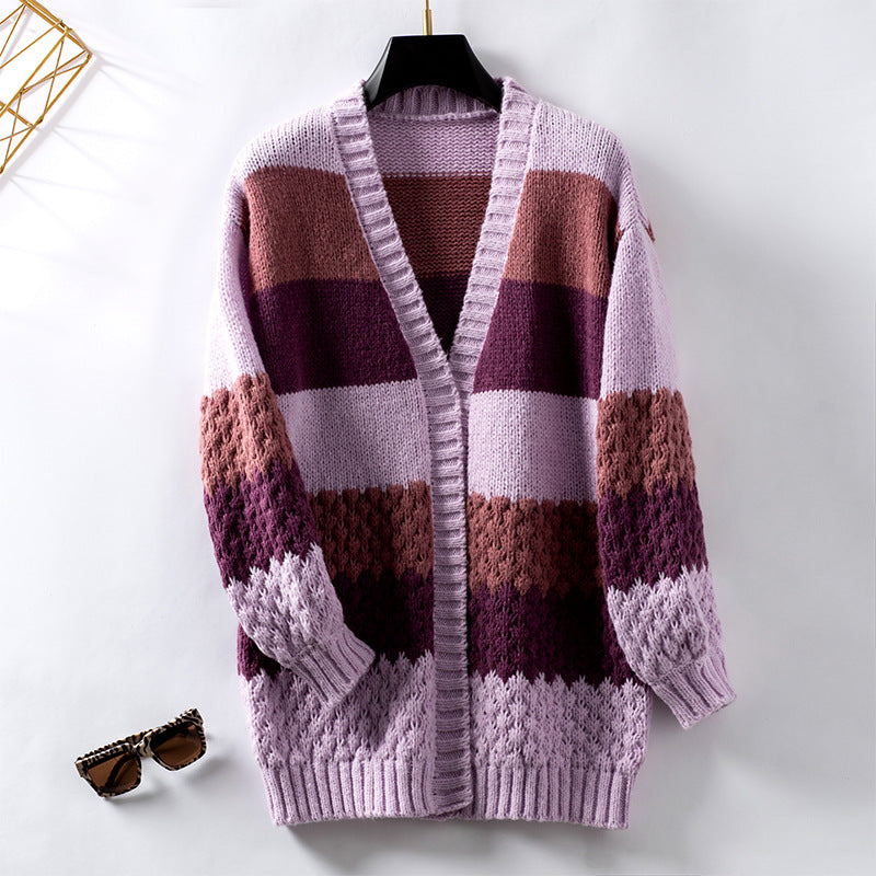 Veste pour femmes en tricot avec un design de blocs tendance et une texture aérienne Chic und Stil