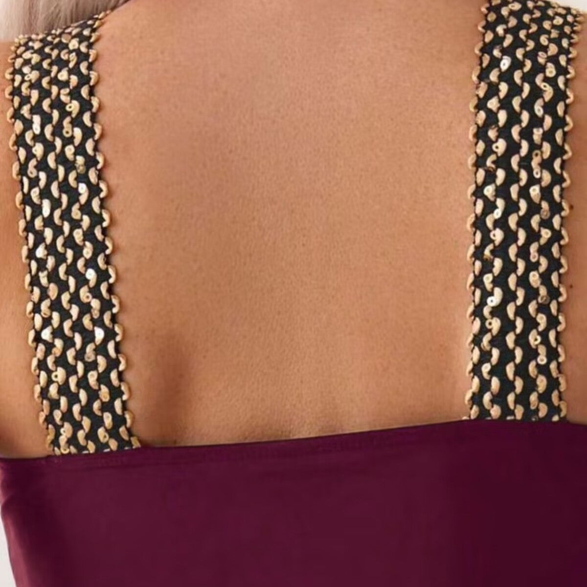 Tankini pour femmes avec des accents de chaînes élégants et une coupe sculptante Chic und Stil