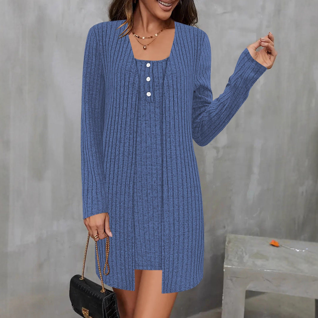 Robe en tricot pour femmes avec détails de boutons et cardigan assorti Chic und Stil