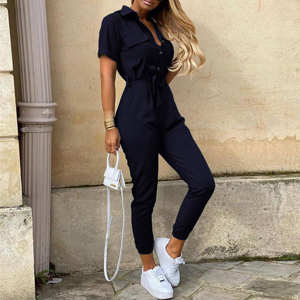 Combinaison décontractée pour femmes avec coupe cintrée et patte de boutonnage intégrale Chic und Stil