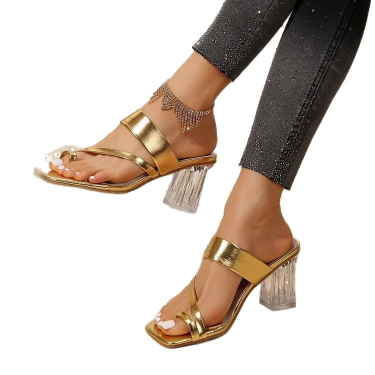 Sandales élégantes pour dames à talons avec des blocs transparents et un design à la mode Chic und Stil