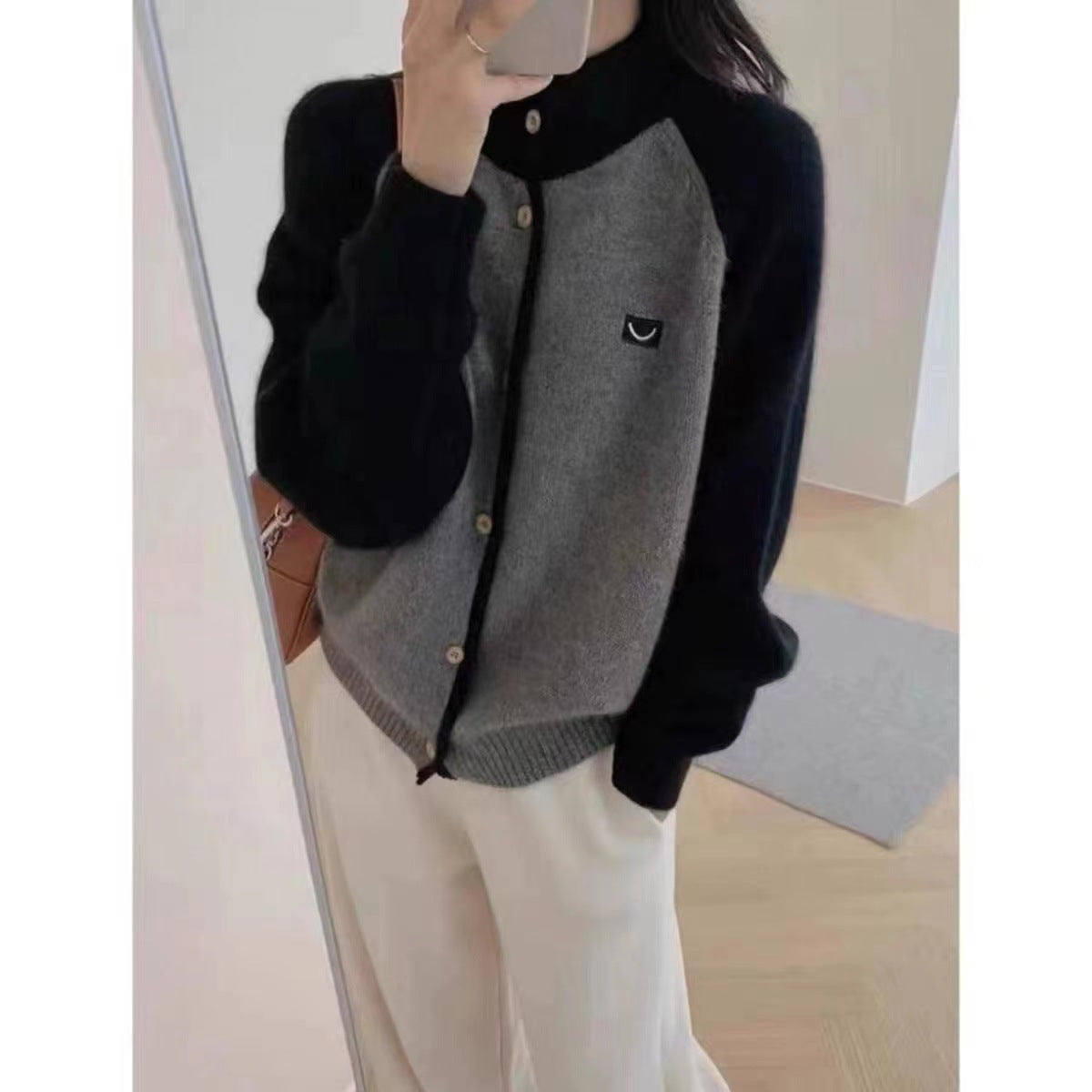 Cardigan en tricot pour femmes avec col élégant et détails de boutons Chic und Stil