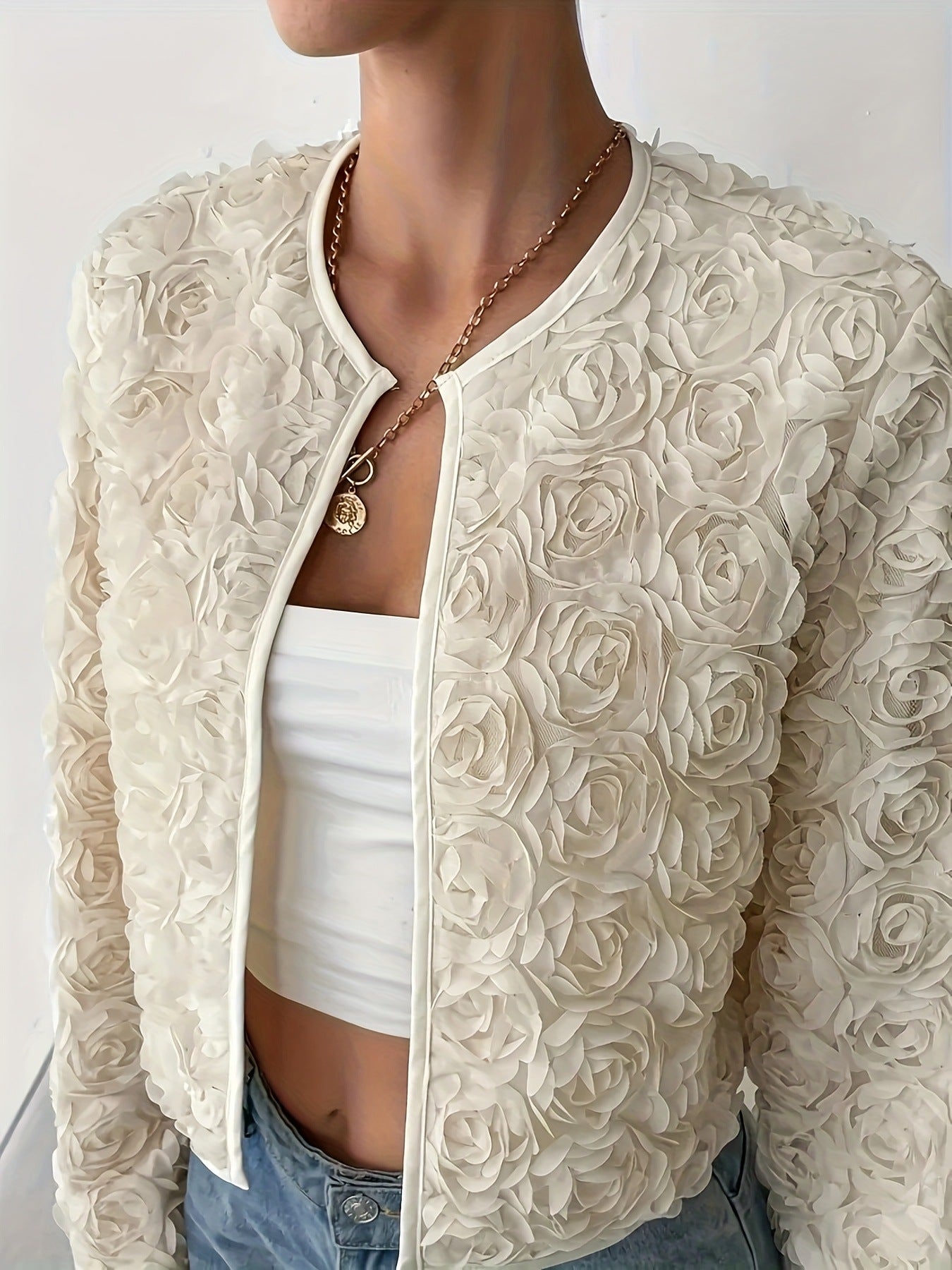 Veste à fleurs pour dames au design élégant avec motif floral texturé Chic und Stil