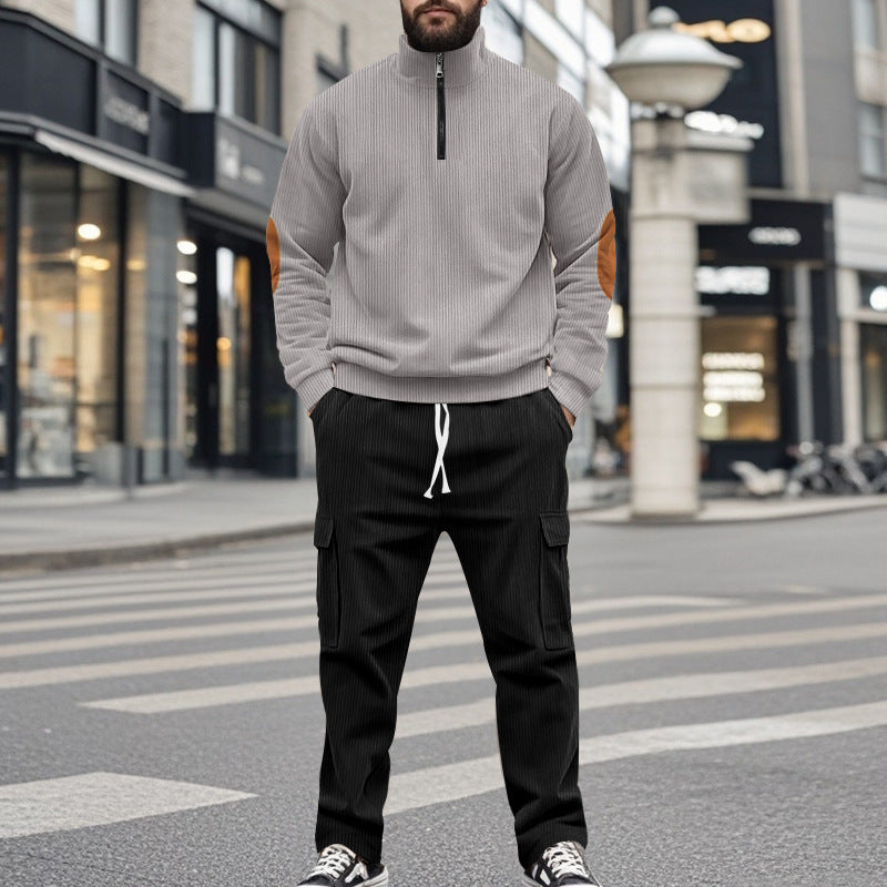 Costume de loisir masculin à la mode avec des hauts structurés et des pantalons cargo pratiques Chic und Stil