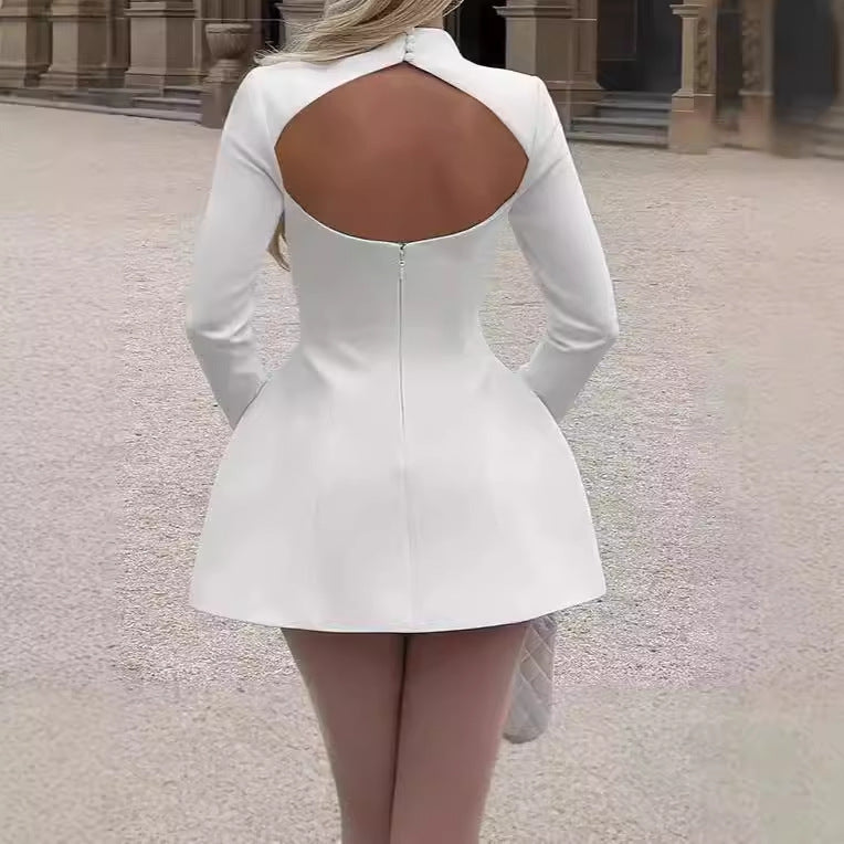Femmes Robe Mini Élégante avec Col Montant et Ourlet Évasé Chic und Stil
