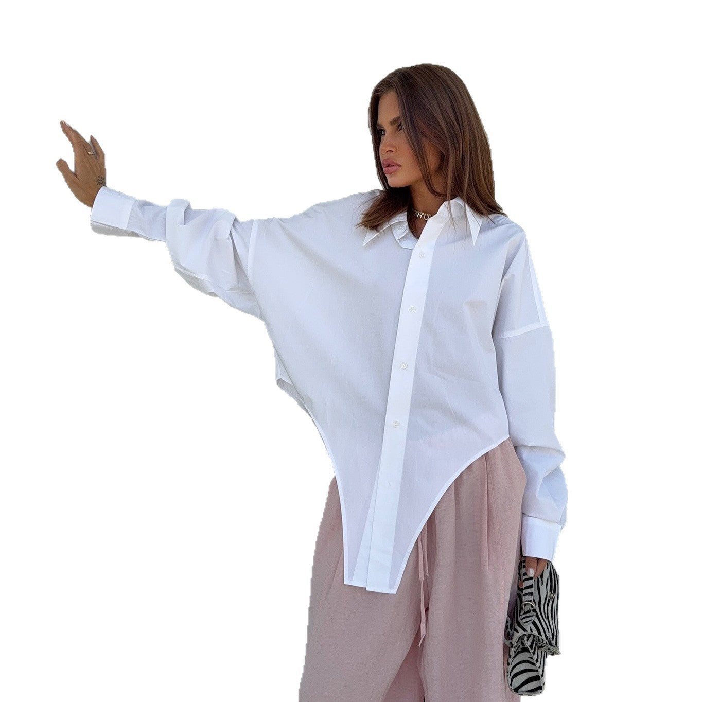 Chemisier oversize pour femmes avec coupe asymétrique et détails modernes Chic und Stil