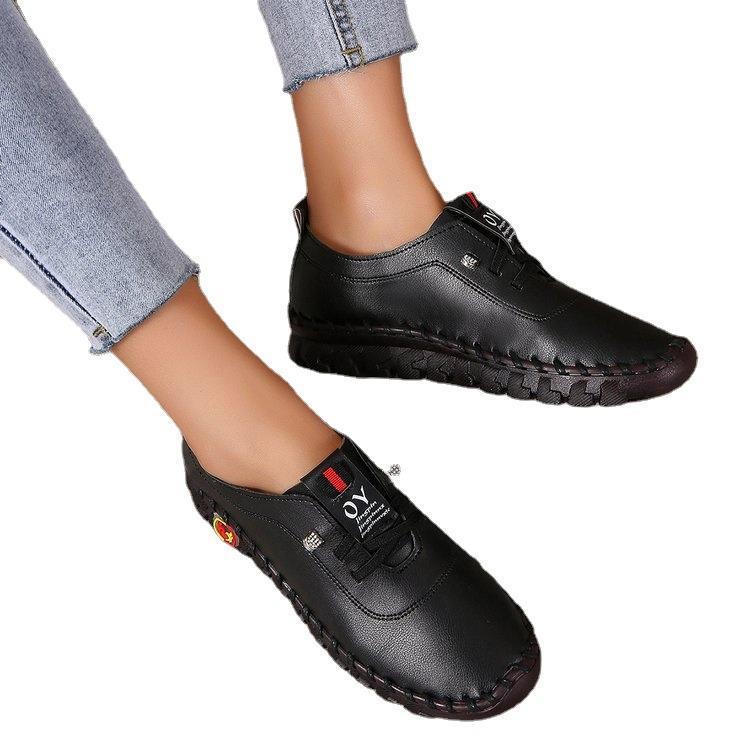 Chaussures de loisirs confortables pour femmes avec semelle antidérapante et matériau supérieur respirant Chic und Stil