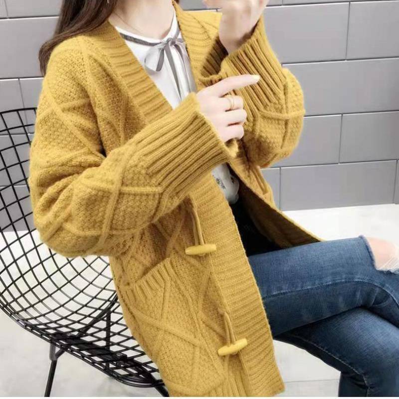 Cardigan en tricot pour femmes avec design en torsades et structures Chic und Stil