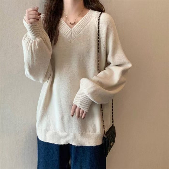 Dames pull élégant à col en V avec une fine texture tricotée Chic und Stil