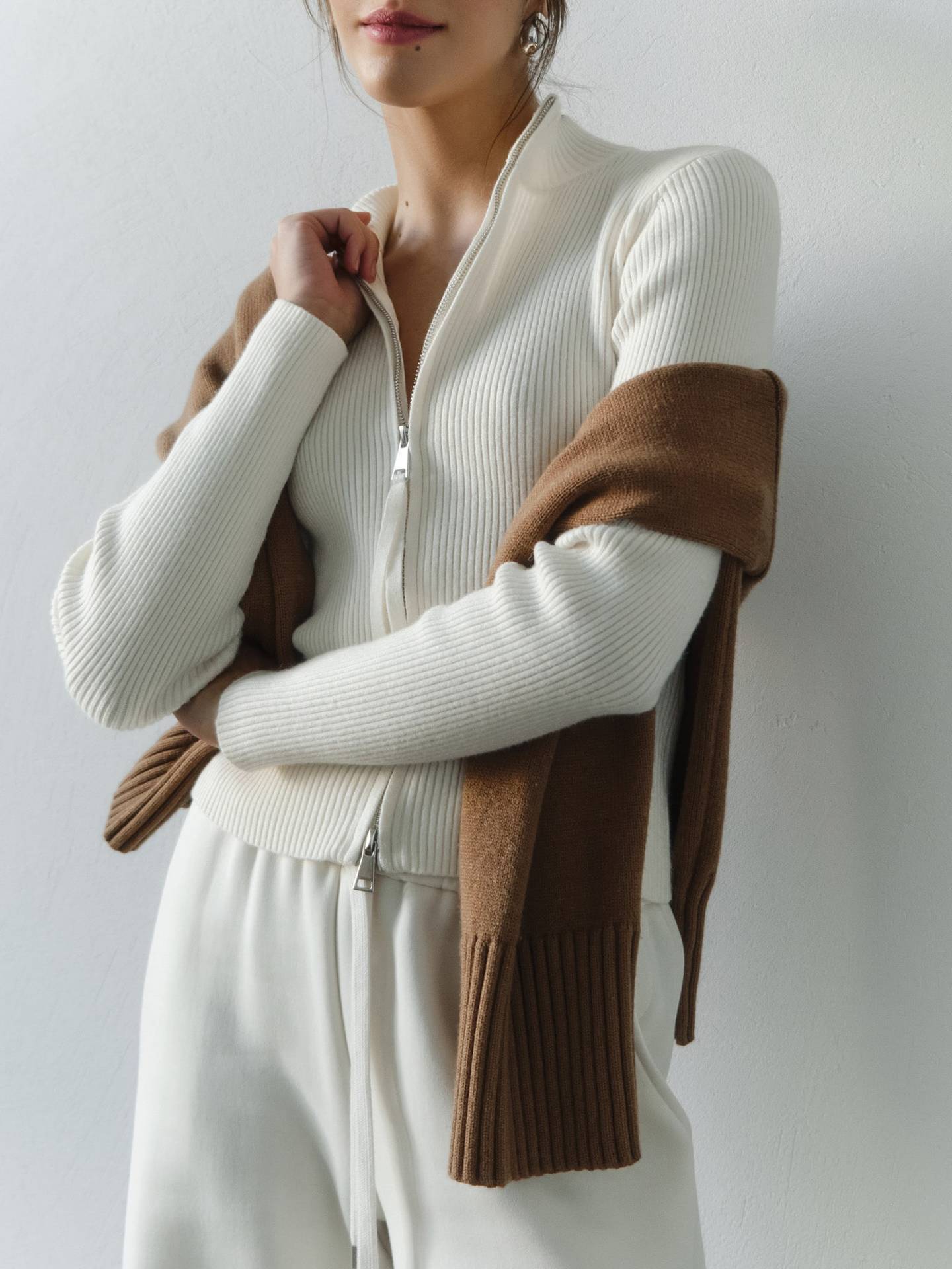 Pull-over en tricot pour dames avec fermeture éclair haute et structure en côtes Chic und Stil