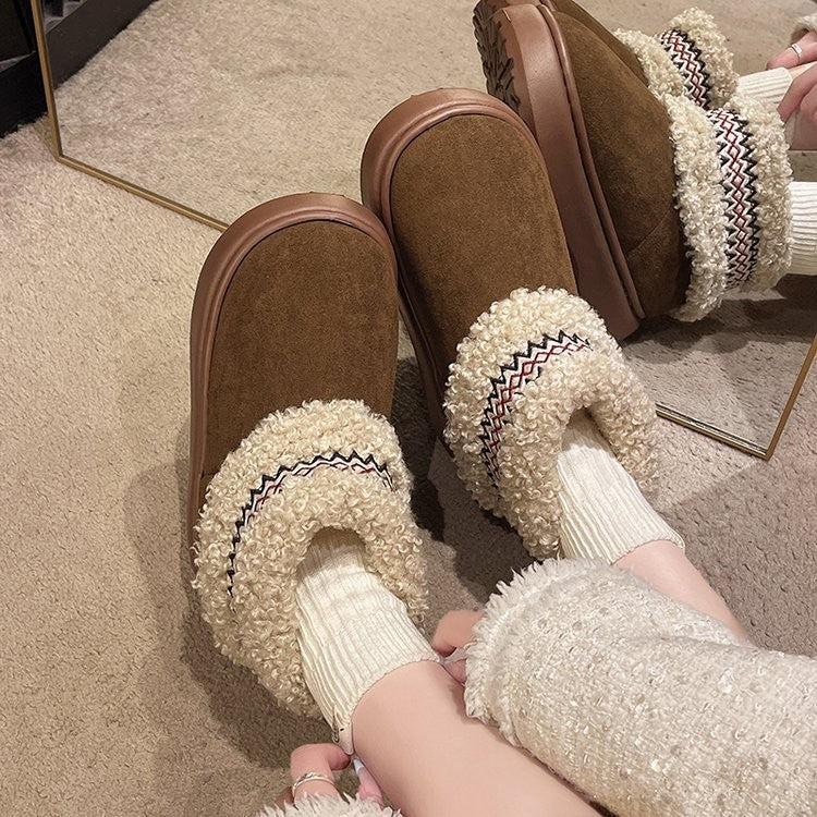 Chaussons confortables pour femmes avec doublure douce et accents tendance Chic und Stil