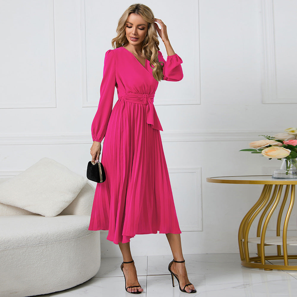 Robe portefeuille plissée pour femmes avec décolleté en V élégant et ceinture à la taille Chic und Stil