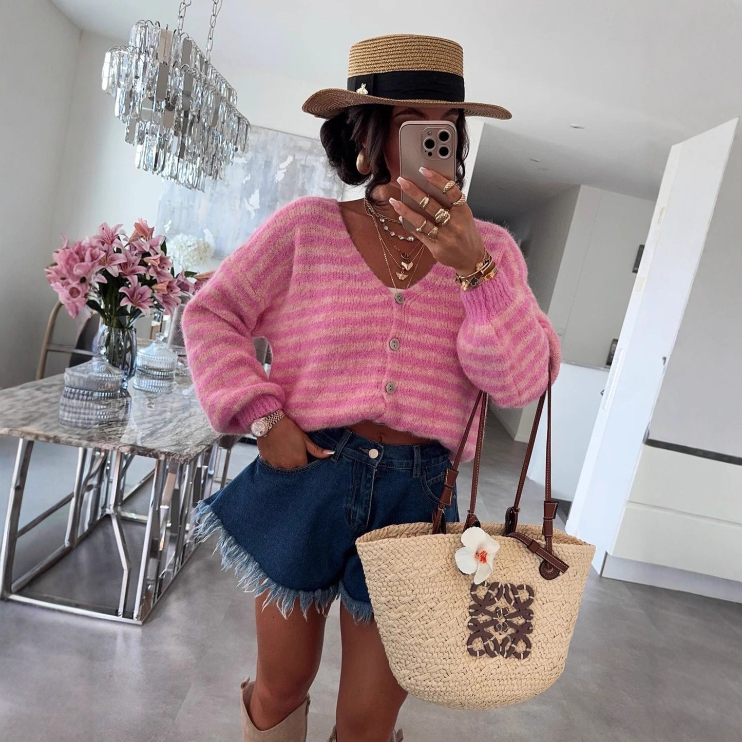 Cardigan en tricot douillet pour dames en laine de haute qualité avec un motif rayé tendance Chic und Stil