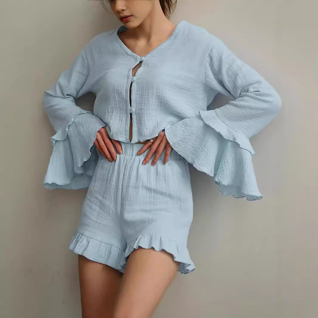 Ensemble pour femmes composé d'un haut léger et de shorts avec volants Chic und Stil