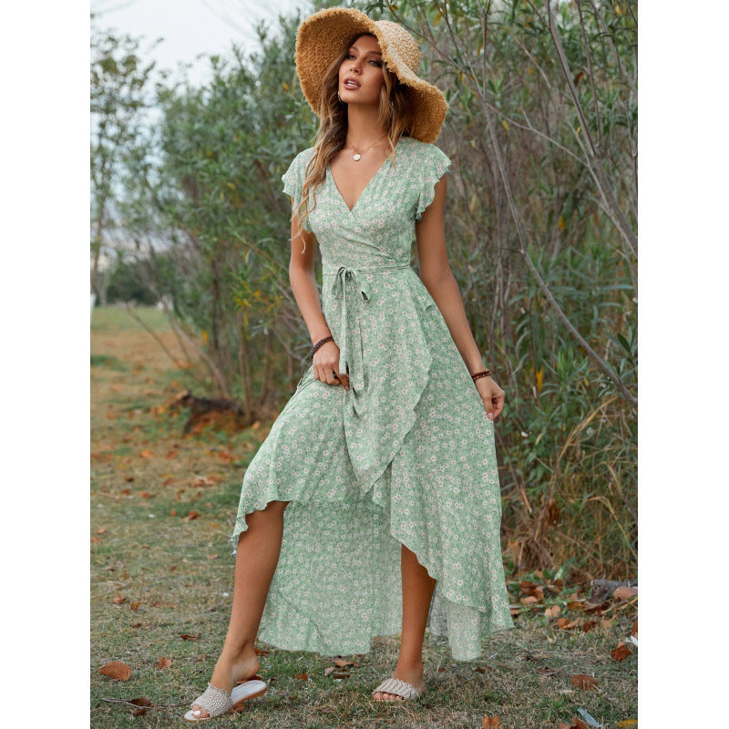 Robe maxi féminine avec manches fluides et différence de hauteur florale Chic und Stil