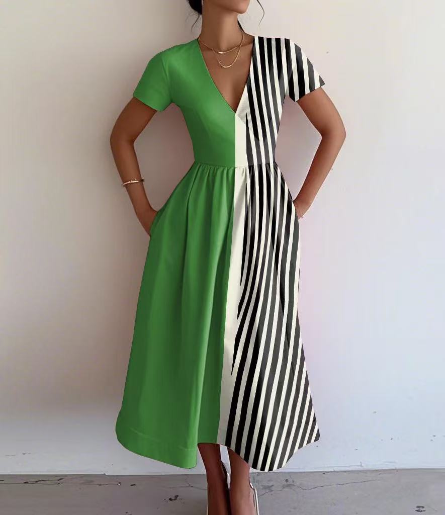 Robe maxi femme avec décolleté en V profond et motif rayé à la mode Chic und Stil