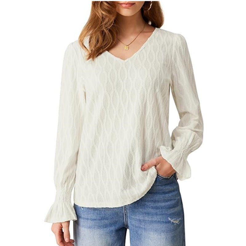 Blouse femme élégante à col en V avec des détails de volants raffinés Chic und Stil