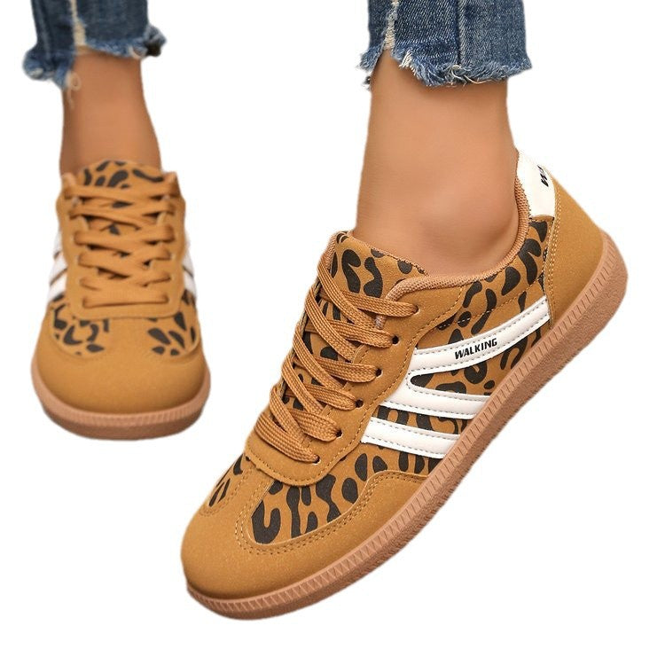Baskets scintillantes pour dames avec une tige à la mode et une semelle confortable Chic und Stil