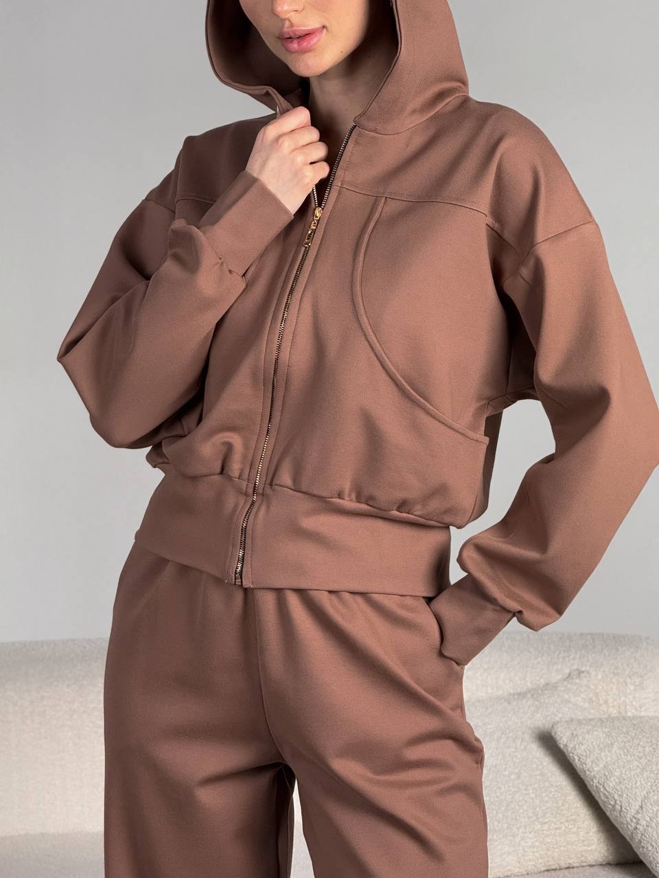 Women's tailored hooded jacket with zip and pockets Chic und Stil