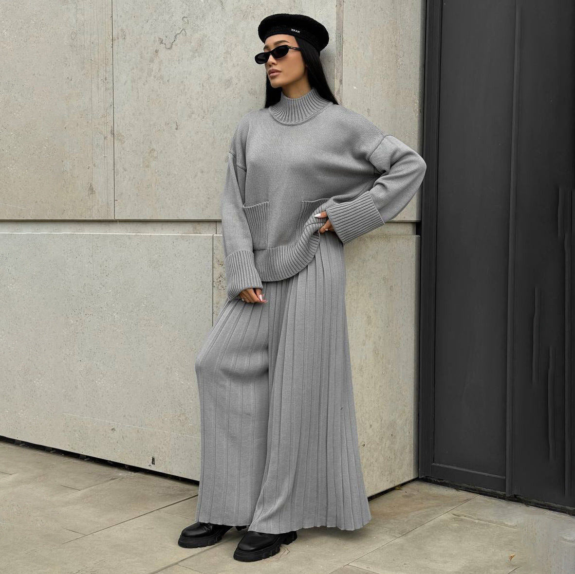 Pull en tricot pour femmes avec pantalon maxi plissé Chic und Stil