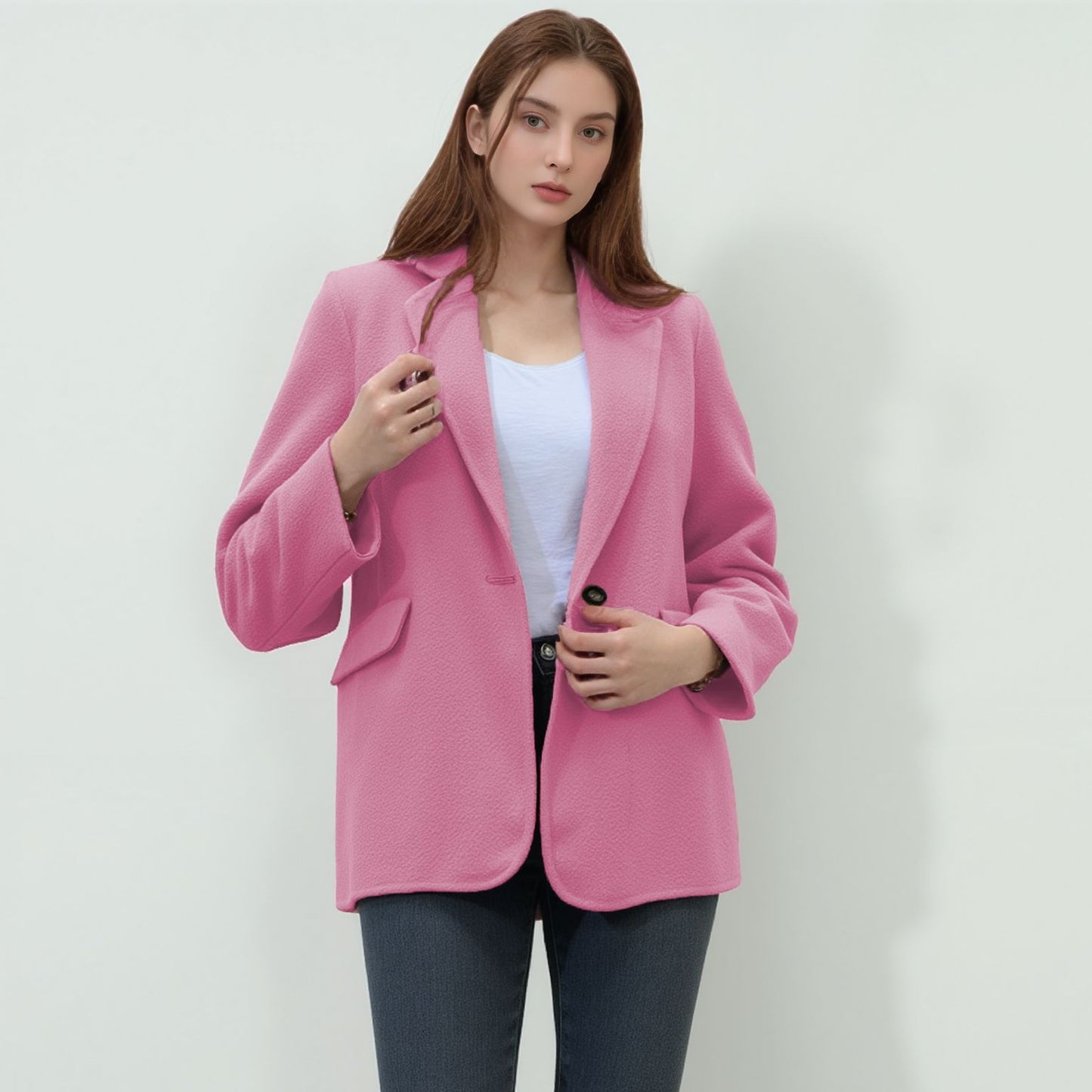 Blazer féminin à la mode avec une texture fine et des détails modernes Chic und Stil