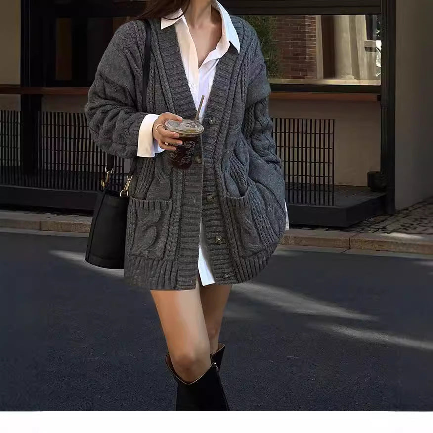 Cardigan en tricot pour femmes avec décolleté en V profond et motif torsadé structuré Chic und Stil