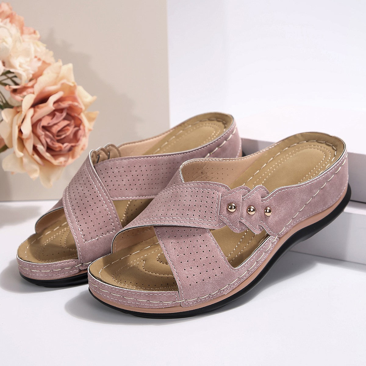 Sandales à enfiler perforées élégantes pour femmes Chic und Stil