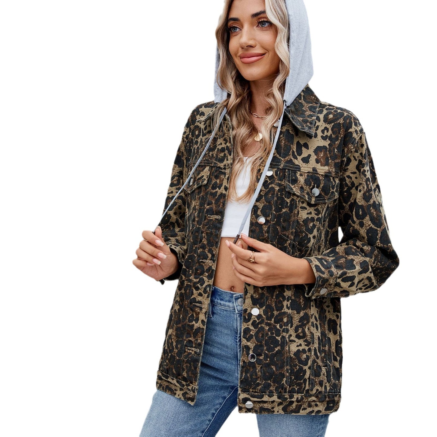 Veste en denim pour femmes au design léopard tendance avec une coupe décontractée Chic und Stil