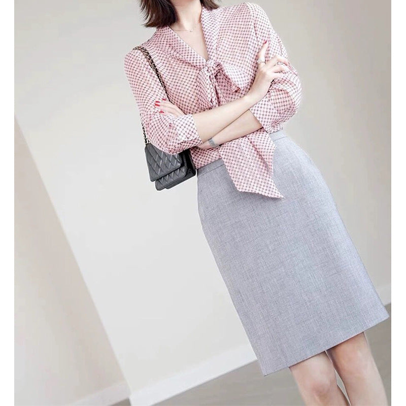 Blouse à col noué à pois pour femmes Chic und Stil