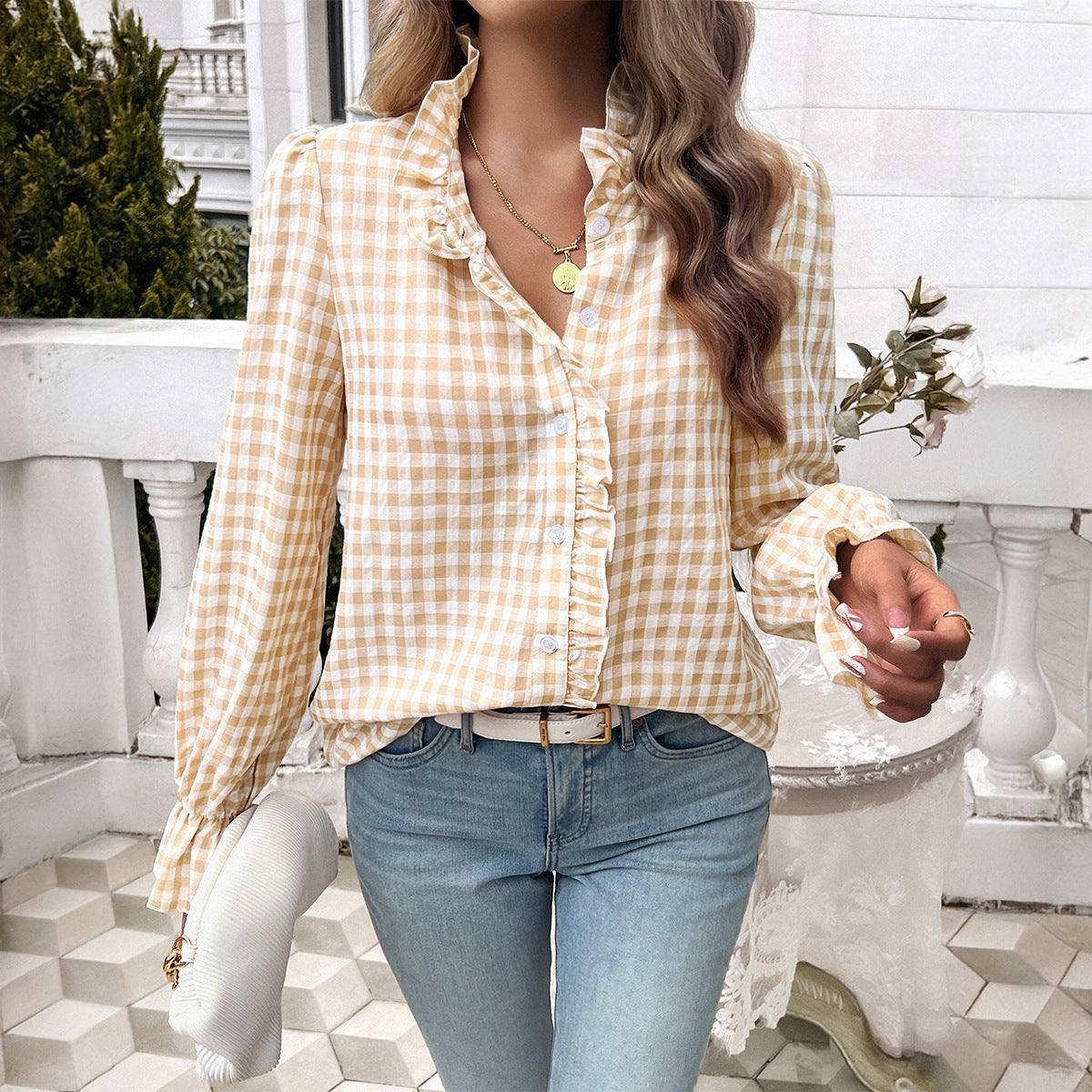 Women's plaid blouse with ruffle details and button placket Chic und Stil