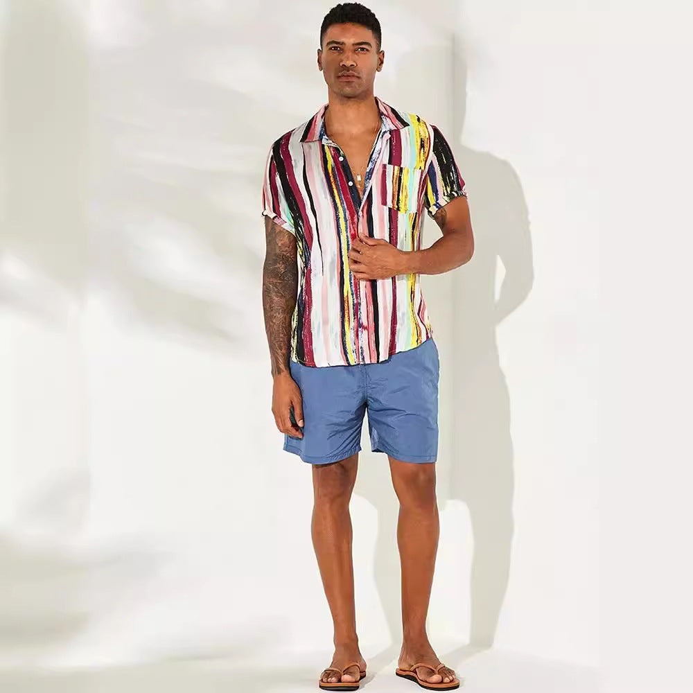 Chemise féminine à manches courtes avec un motif de rayures moderne et une poche poitrine Chic und Stil