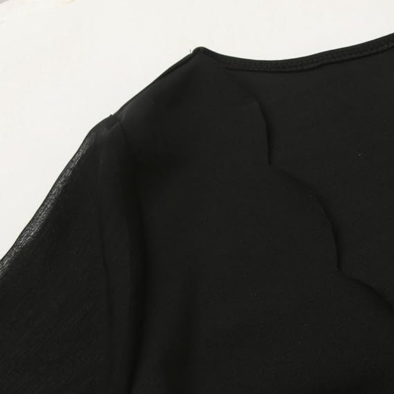 Robe mini élégante pour femmes à décolleté en V avec manches transparentes et accents en strass Chic und Stil