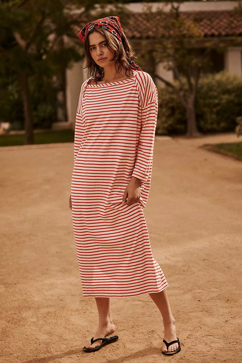 Robe de plage pour femmes avec manches longues et design rayé Chic und Stil