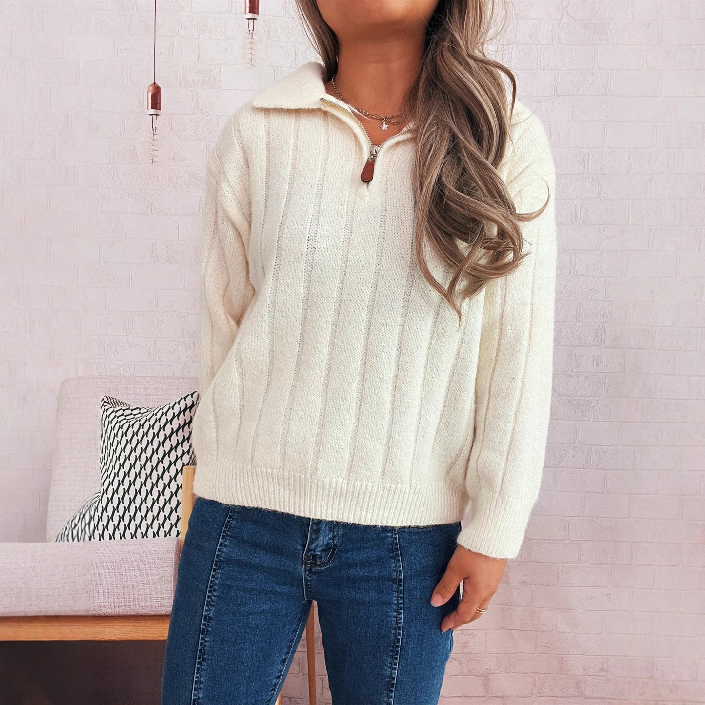 Pull-over en tricot pour femmes avec courte patte de fermeture éclair et structure en vagues Chic und Stil