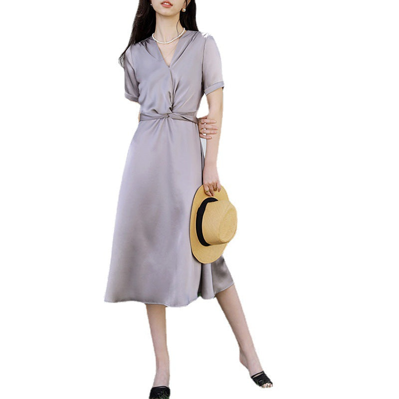 Robe midi élégante torsadée Chic und Stil pour femmes