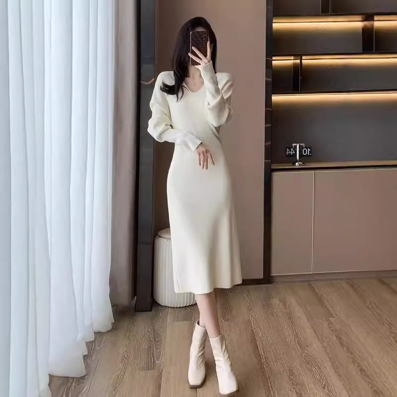 Robe en tricot pour femmes avec décolleté en V profond et structure spécialement conçue Chic und Stil