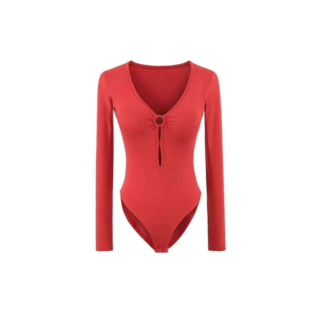 Body féminin à manches longues avec décolleté en V élégant et détail de bague décoratif Chic und Stil
