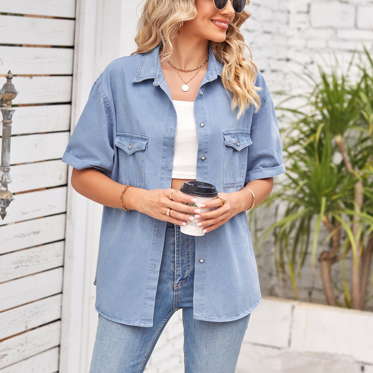 Women's Casual Denim Jacket with Practical Pockets Chic und Stil