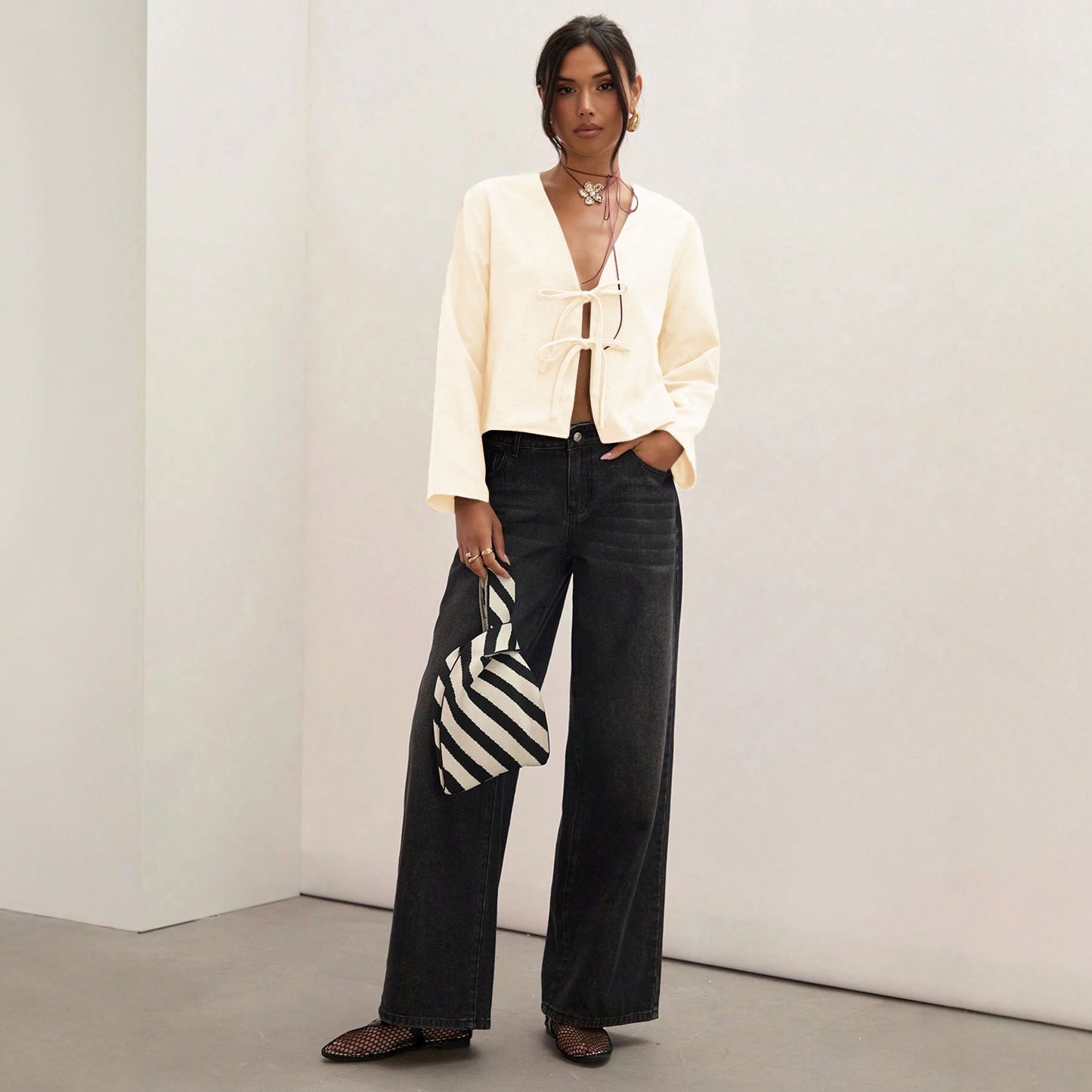Blouse à manches courtes pour femmes avec nœud décoratif Chic und Stil