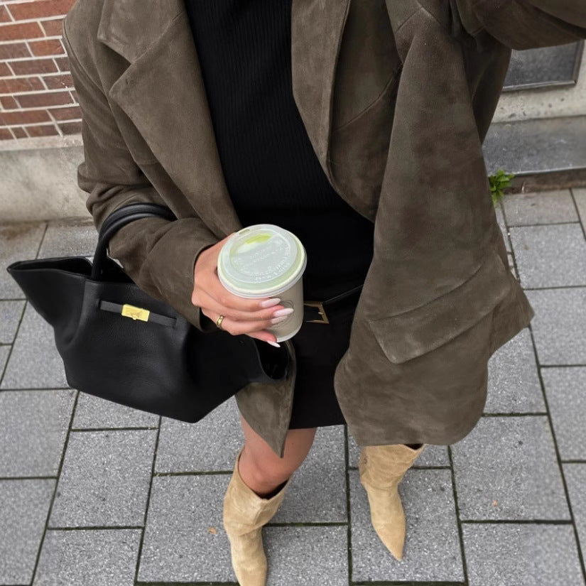 Blazer chic pour femmes en matériau doux avec poches pratiques Chic und Stil