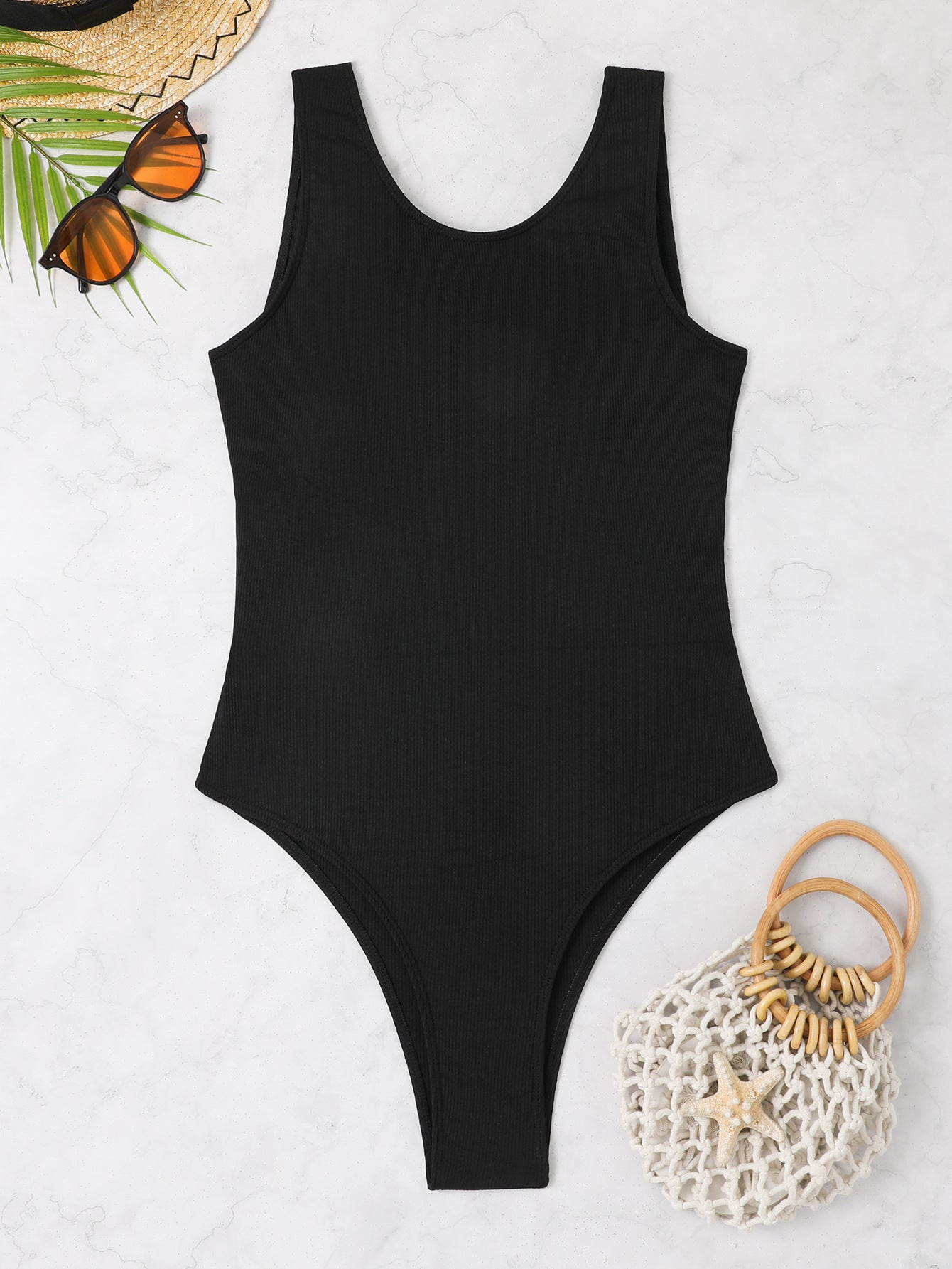 Maillot de bain une pièce à découpe haute pour dames avec un design à rayures sophistiqué Chic und Stil