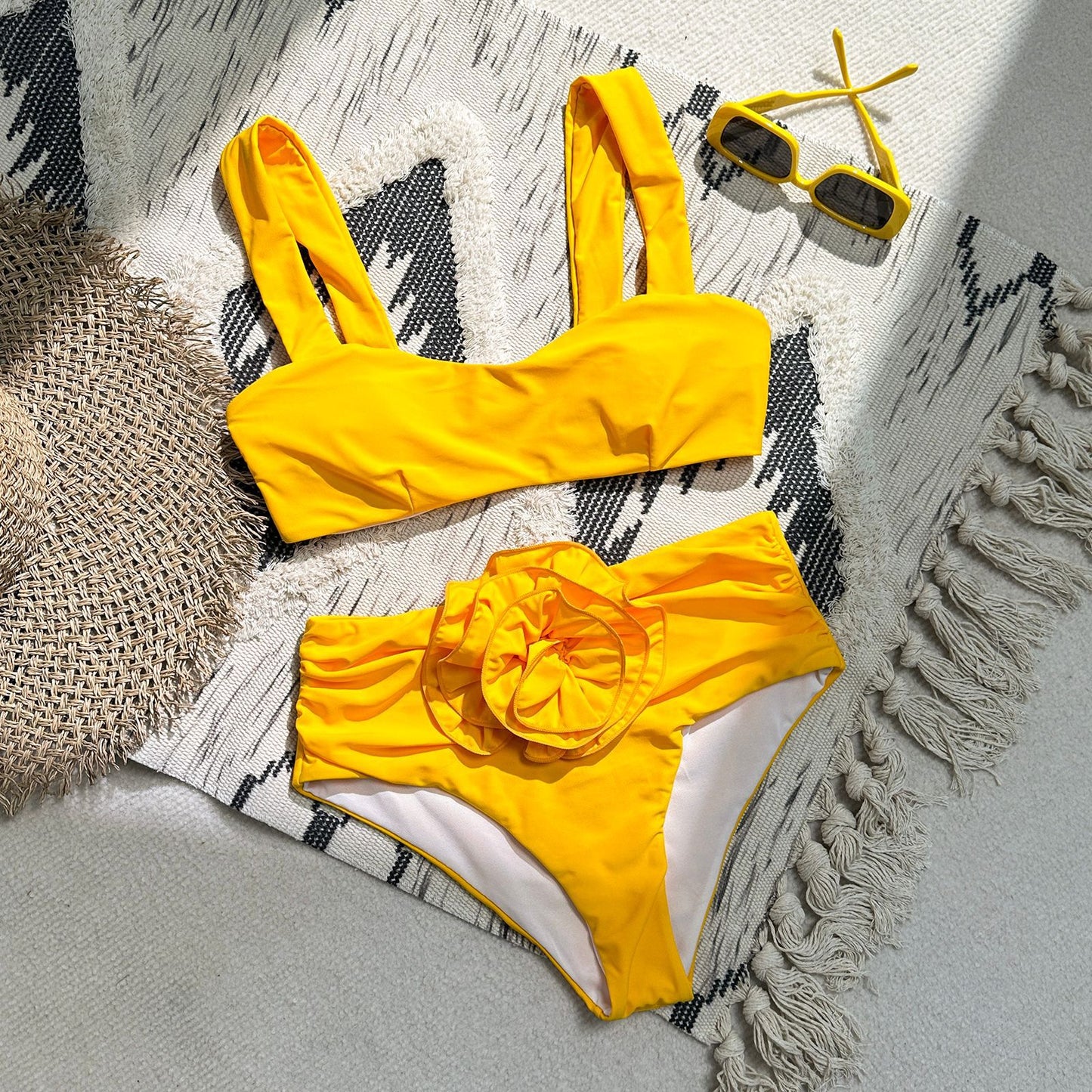 Bikini taille haute pour femme avec décor floral et larges bretelles Chic und Stil