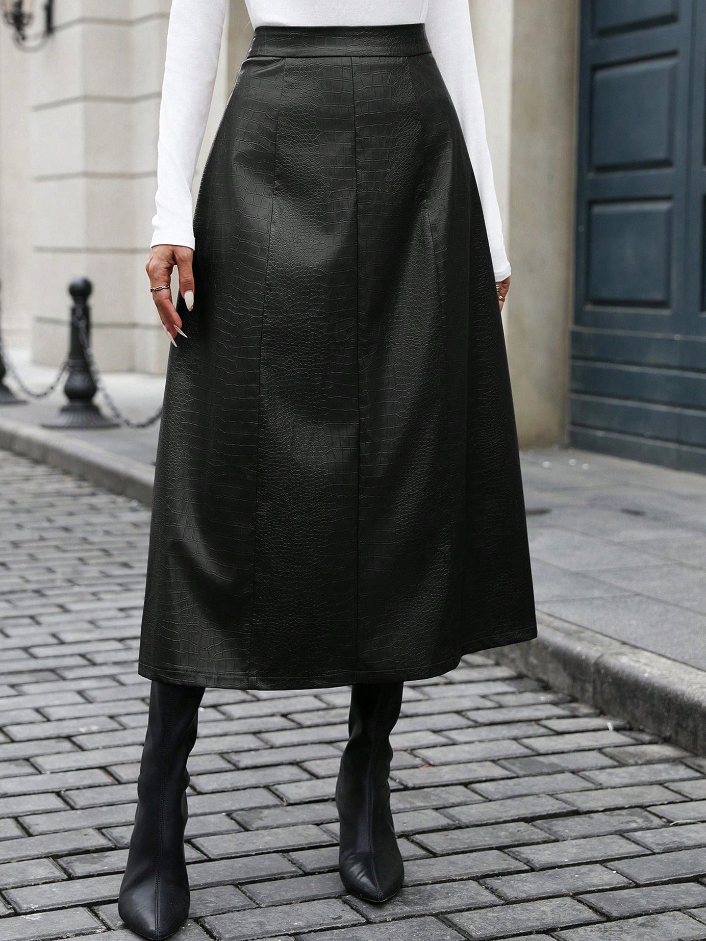 Jupe en cuir longue pour femme avec un élégant motif crocodile Chic und Stil