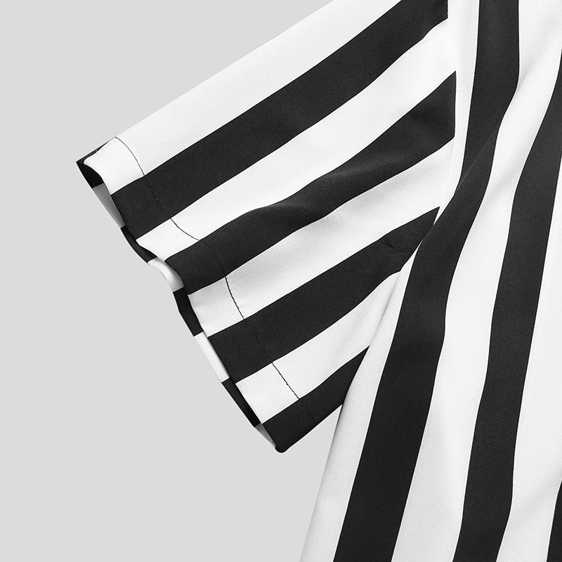 Chemise à manches courtes pour hommes avec un motif à rayures moderne et un col montant Chic und Stil